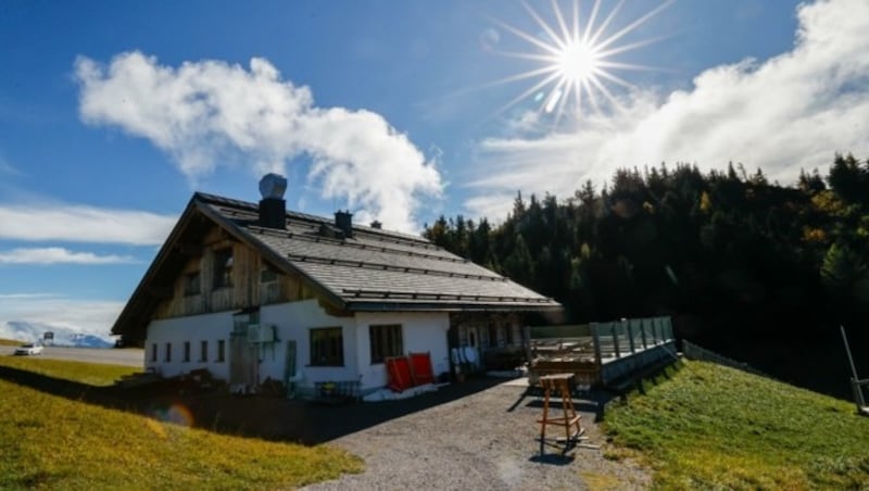 Am Ende der Mautstraße auf den Trattberg steht die 2019 eröffnete Enzianhütte. (Bild: Tschepp Markus)