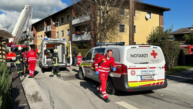 Auch ein Notarzt stand im Einsatz. (Bild: zoom.tirol)