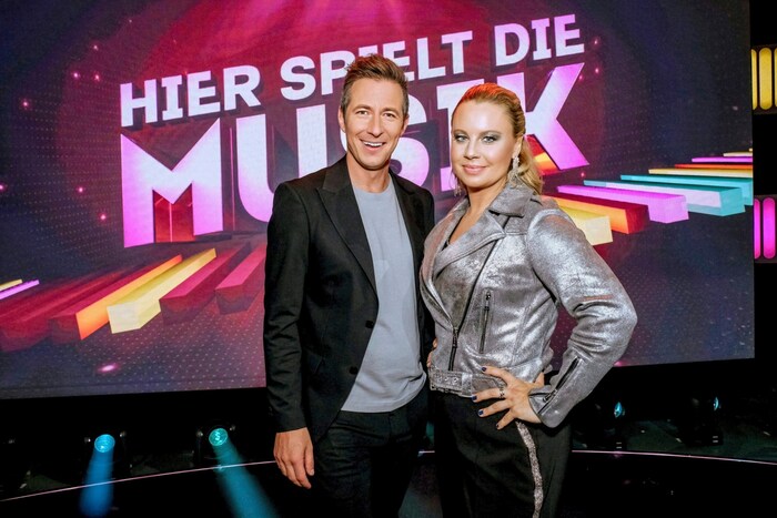 Durch die vier Showausgaben (3., 10., 17., 24. November) führt Lukas Schweighofer als Moderator ...