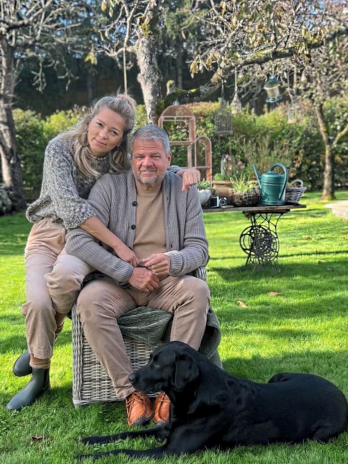 Gemeinsam mit Frau Evelyn und Hund Scotty machte der Team Kärnten-Chef seinen Garten winterfit