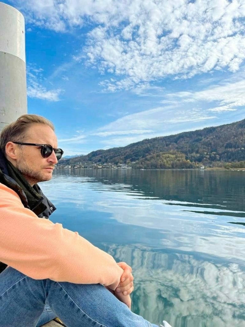 Der NEOS-Chef verbringt den freien Tag am Wasser. (Bild: zVg)