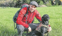 Matthias Leinich aus Hof und sein fünf Jahre alter Labrador Easy schnitten kürzlich bei der WM als bestes Team aus Österreich ab. (Bild: Tschepp Markus)