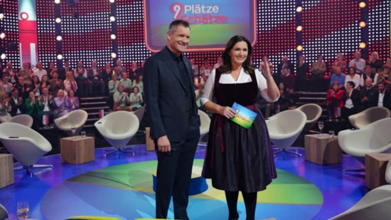 Armin Assinger und Barbara Karlich führten auch in diesem Jahr wieder durch die beliebte ORF-Show am Nationalfeiertag. (Bild: ORF/Roman Zach-Kiesling)