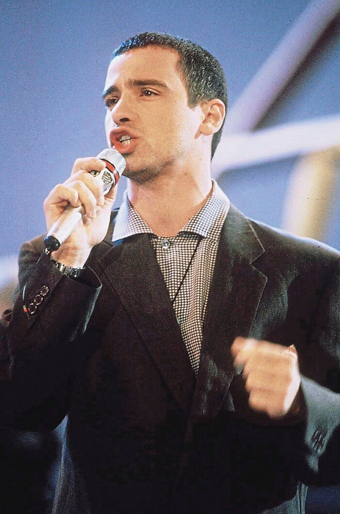 Nach seinem Auftritt 1984 beim San Remo-Musikfestival konnte seine Karriere nichts mehr bremsen. ...