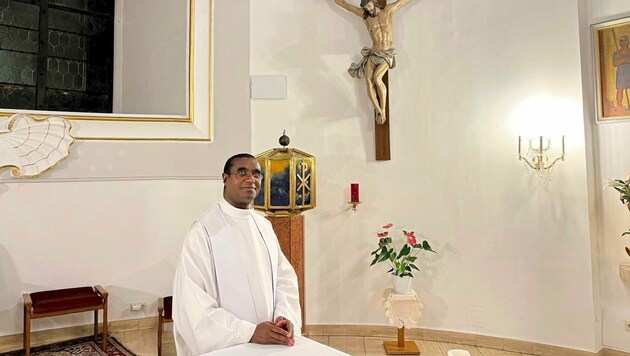 Pater Elie liest auch regelmäßig Messen in der Kapelle des Krankenhauses der Barmherzigen Brüder. (Bild: Prewein Martina)
