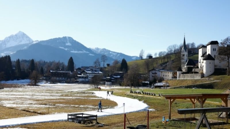 Weiße Streifen in grüner Umgebung? Das wird wohl auch diesen Winter nicht ausbleiben... (Bild: Gerhard Schiel)