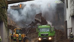 Ein mühsamer Löscheinsatz für die Feuerwehren (Bild: Matthias Lauber/laumat.at)