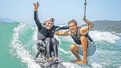 Florian Dungl (li.) gemeinsam mit Wakesurf-Pionier Markus Lahmer beim Training im offenen Gewässer. (Bild: Flo Dungl)