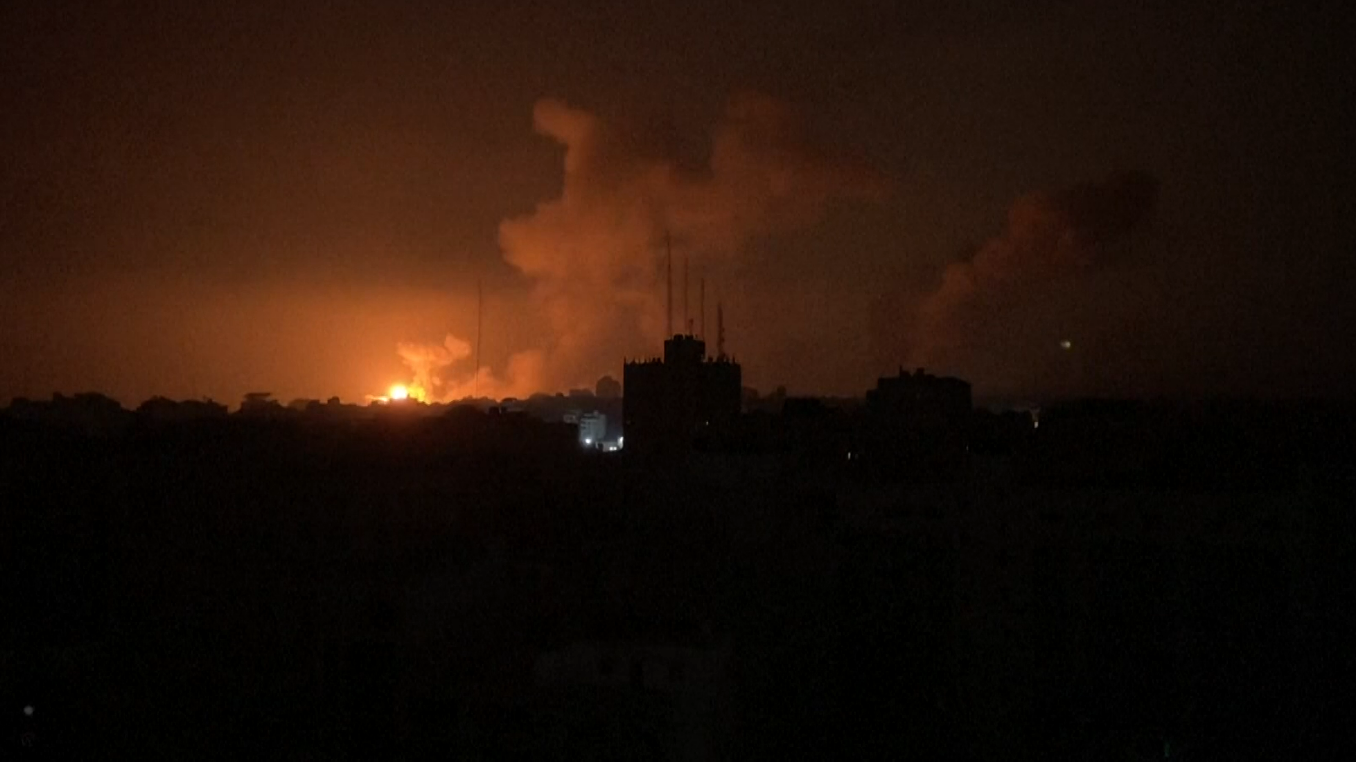 Rund 100 Kampfflugzeuge bombardierten den Gazastreifen in der Nacht auf Samstag - es könnte sich um den bisher schwersten Gegenangriff Israels nach der Hamas-Attacke vom 7. Oktober handeln.  (Bild: kameraone)