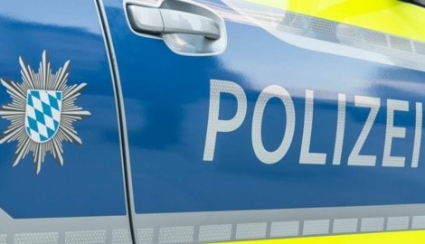 In Oberbayern ist ein erst dreijähriger Bub zum Helfer der Polizei geworden (Symbolbild).