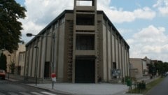 Gotteshaus vor dem Aus? Die Herz-Jesu-Kirche in Mödling könnte in zwei Jahren neue Eigentümer haben. (Bild: Wikimedia Commons/KarlGruber)