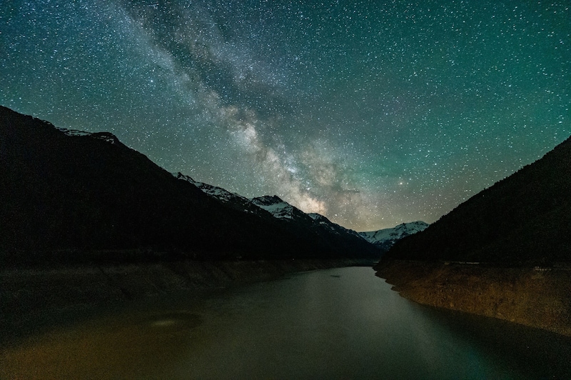 Der Sternenhimmel über dem Kaunertal. Zu sehen: die Milchstraße (Bild: Christoph Malin)