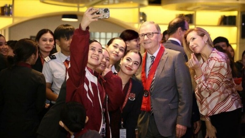 Europäer sind ein beliebtes Selfie-Motiv in Manila. (Bild: AC Manila - Chris Avenido)