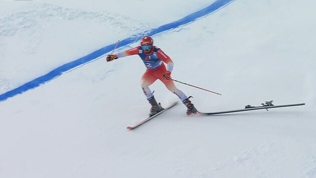 Loic Meillard verliert den Ski.  (Bild: ORF (Screenshot))