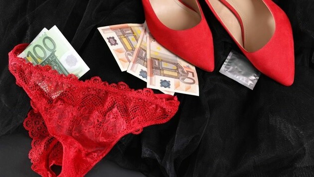 Das Geld versteckte Stefanie F. sogar zwischen Dessous. (Bild: Olga Yastremska, New Africa, Africa Studio, stock.adobe.com (Symbolbild))