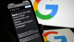 Der Google KI-Chatbot Bard (Bild: APA/dpa/Arne Dedert)