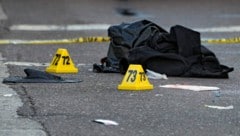 Gleich zwei Halloween-Partys in den USA endeten mit einer Schießerei. In Tampa (Bild) wurden zwei Personen getötet und 18 verletzt, in Chicago 15 Menschen verletzt. (Bild: AP)