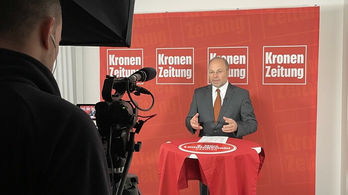 Erste Analyse drei Minuten nach Wahlschluss via Internet-Video. Technisch hat sich viel ...