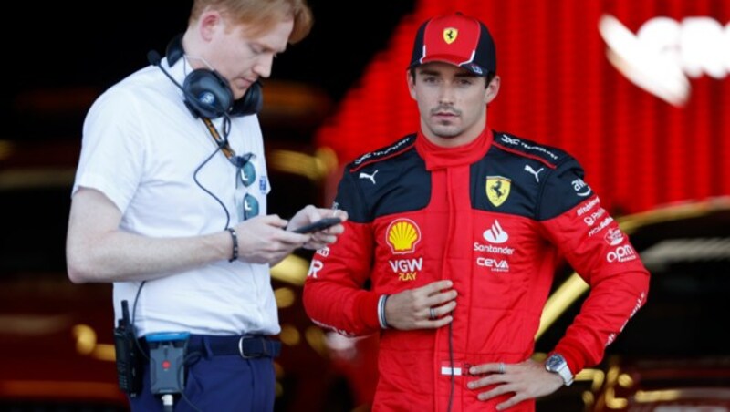 Charles Leclerc (re.) wurde in Mexiko knallhart ausgebuht (Bild: AP)