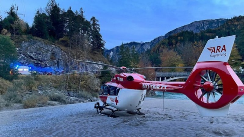 Der Biker wurde nach der Erstversorgung mit dem Notarzthubschrauber ins Klinikum nach Kempten geflogen. (Bild: zoom.tirol)