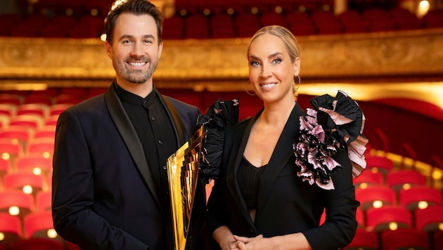 Peter Fässlacher and Nadja Bernhard hosted the Nestroy Gala (Bild: ORF)