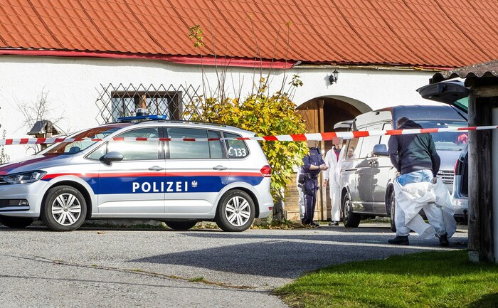 Derzeit läuft eine groß angelegte Fahndung nach dem Verdächtigen, der die Reitstallbesitzerin ...