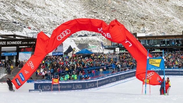 Der Riesentorlauf in Sölden am Sonntag wurde regelrecht verblasen. (Bild: APA/EXPA/JOHANN GRODER)