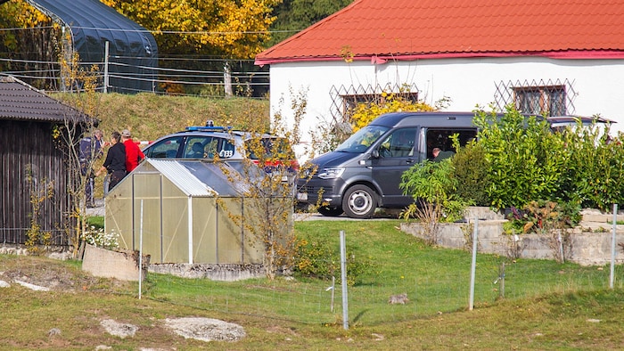 Die Besitzerin eines Waldviertler Reitstalls wurde getötet - auf dem Hof läuft nach dem ...