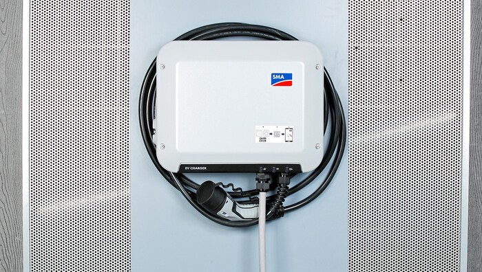 Platz 6, Note 2,2: SMA EV Charger 22, 1699 Euro
