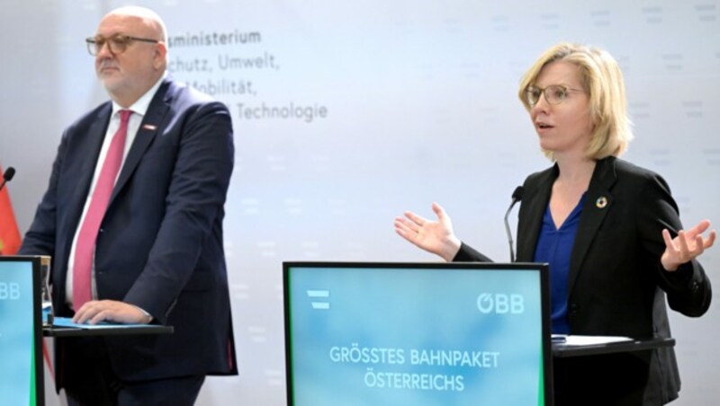 Von links: ÖBB-Chef Andreas Matthä und Verkehrsministerin Leonore Gewessler (Grüne) (Bild: APA/Roland Schlager)