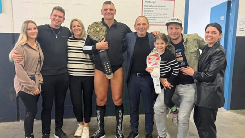 Die Familie schaute in der Olympiahalle vorbei. (Bild: Pollak Christian)