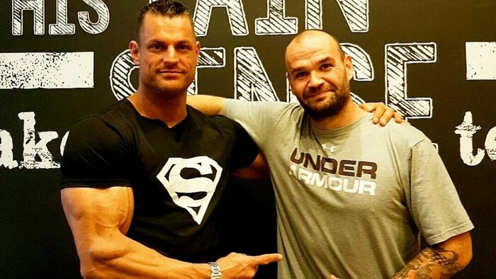 Drescher mit Kumpel und Coach Stefan „Bossofoutlaw“ Kienzl (rechts).