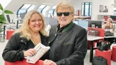 Anita Hegerland und Heino auf Besuch in unserem Newsroom (Bild: Sepp Pail)