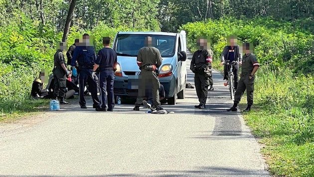 The mastermind behind numerous smuggling operations is said to have been caught by officers (symbolic image). (Bild: Christian schulter, Krone KREATIV)