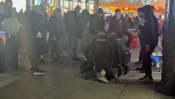 Bei der Demonstration, die nicht angemeldet war, griff die Polizei rigoros durch.