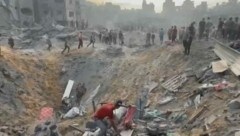 Bei einem israelischen Angriff auf das Flüchtlingslager Jabalia kamen mindestens 50 Menschen ums ...