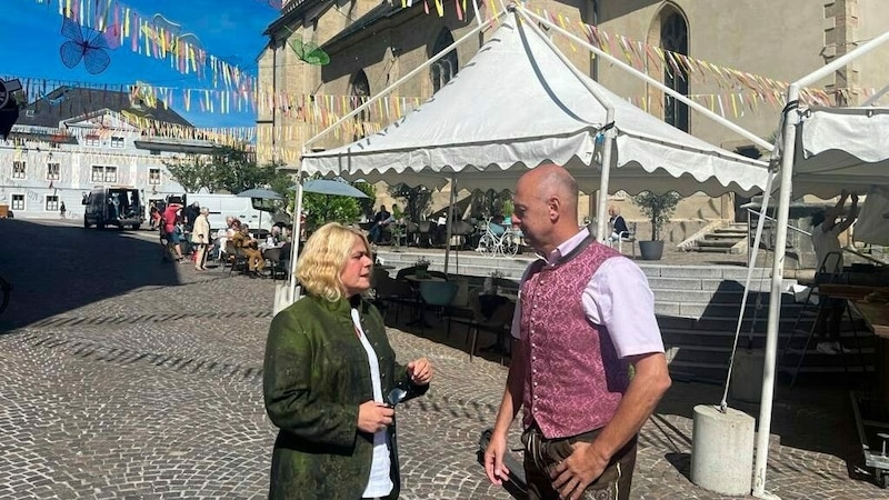 Johann Presslinger, hier mit Vereinsobfrau Gerda Sandriesser, machte sich als Organisator des Villacher Kirchtags einen Namen. (Bild: ZVg)