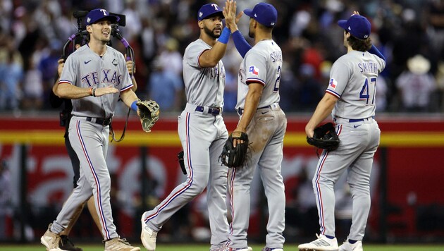 Die Texas Rangers führen in der World Series 3:1. (Bild: APA/Getty Images via AFP/GETTY IMAGES/Harry How)