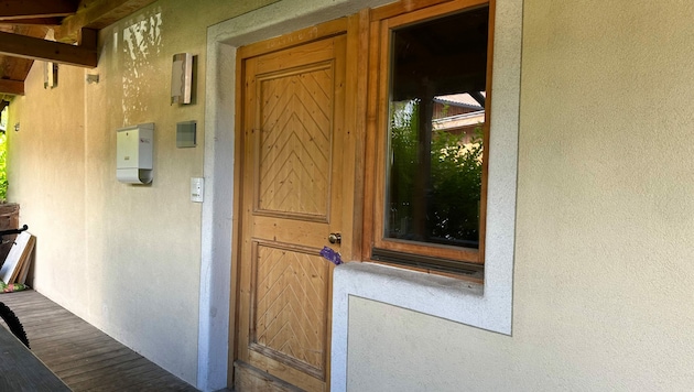 In dieser Wohnung wurde der 36-jährige Mann am Dienstagabend von seinen eigenen Eltern tot aufgefunden. (Bild: zoom.tirol)