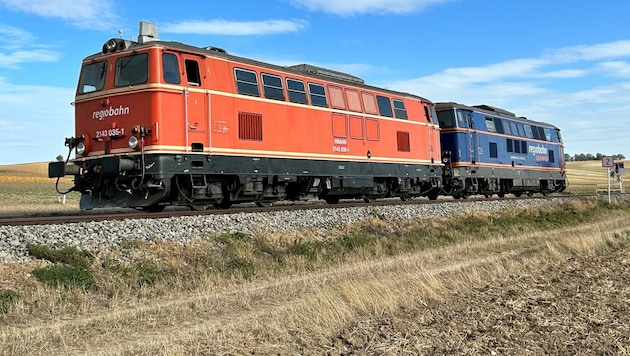 Gemeinsam sind sie stark: Künftig noch mehr Power auf den Gleisen durch die beiden „Lok-Mädels“. (Bild: Regiobahn)