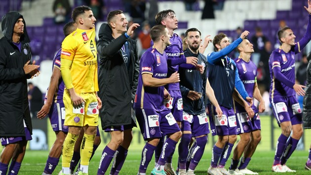 Jubel bei den Veilchen nach dem 1:0 im ÖFB Cup (Bild: GEPA pictures)