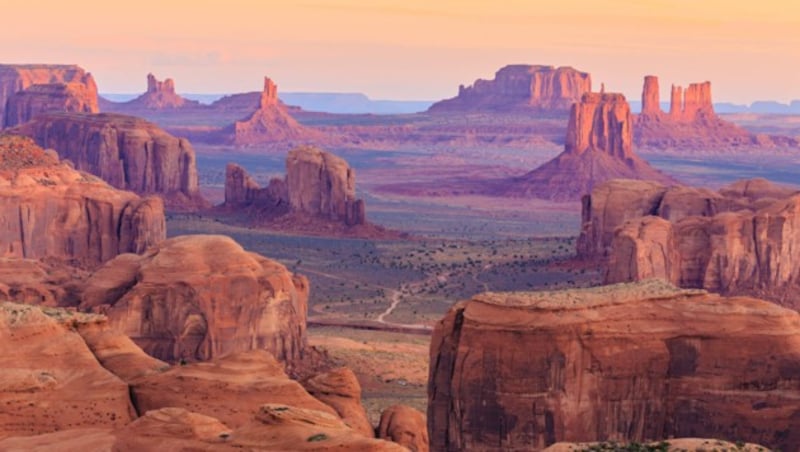 Monument Valley (Bild: elena_suvorova - stock.adobe.com)