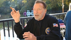 Arnold Schwarzenegger (76) beim „Krone“-Gespräch am Thaler See. (Bild: Christian Jauschowetz)