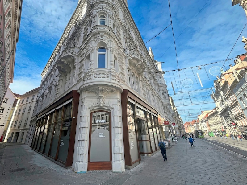 Eine der „prominentesten“ Leerstände in der Grazer Herrengasse: Das sogenannte Spitzhaus.  (Bild: Jauschowetz Christian)