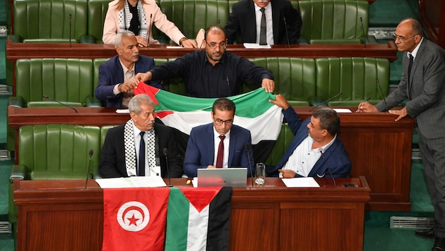 Tunesien will Bürger hart bestrafen, die alltägliche Beziehungen zu Israelis eingehen.  (Bild: AFP)