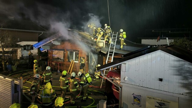 Die Feuerwehren aus Zell und Bruck hatten Brand rasch unter Kontrolle. (Bild: FF Zell/See)