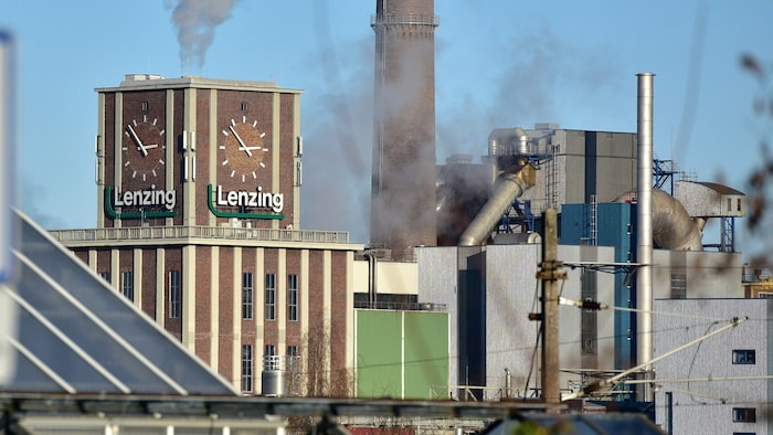 Bei Lenzing sollen 500 Jobs wackeln.
