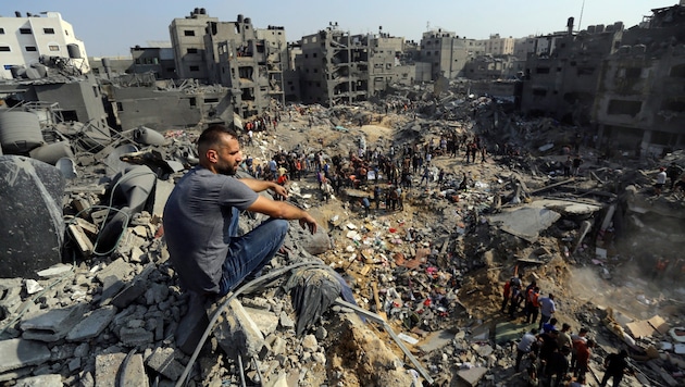 Amnesty International has now criticized that attacks by the Israeli military in the Gaza Strip were unlawful. (Bild: AP)