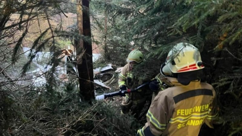 Helfer aus St.Andrä, Tamsweg und Ramingstein waren an der Unglücksstelle. (Bild: FF St. Andrä)