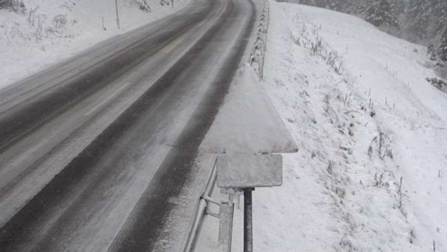 Winterliche Bedingungen auch am Arlbergpass (Bild: Land Tirol (Webcam))